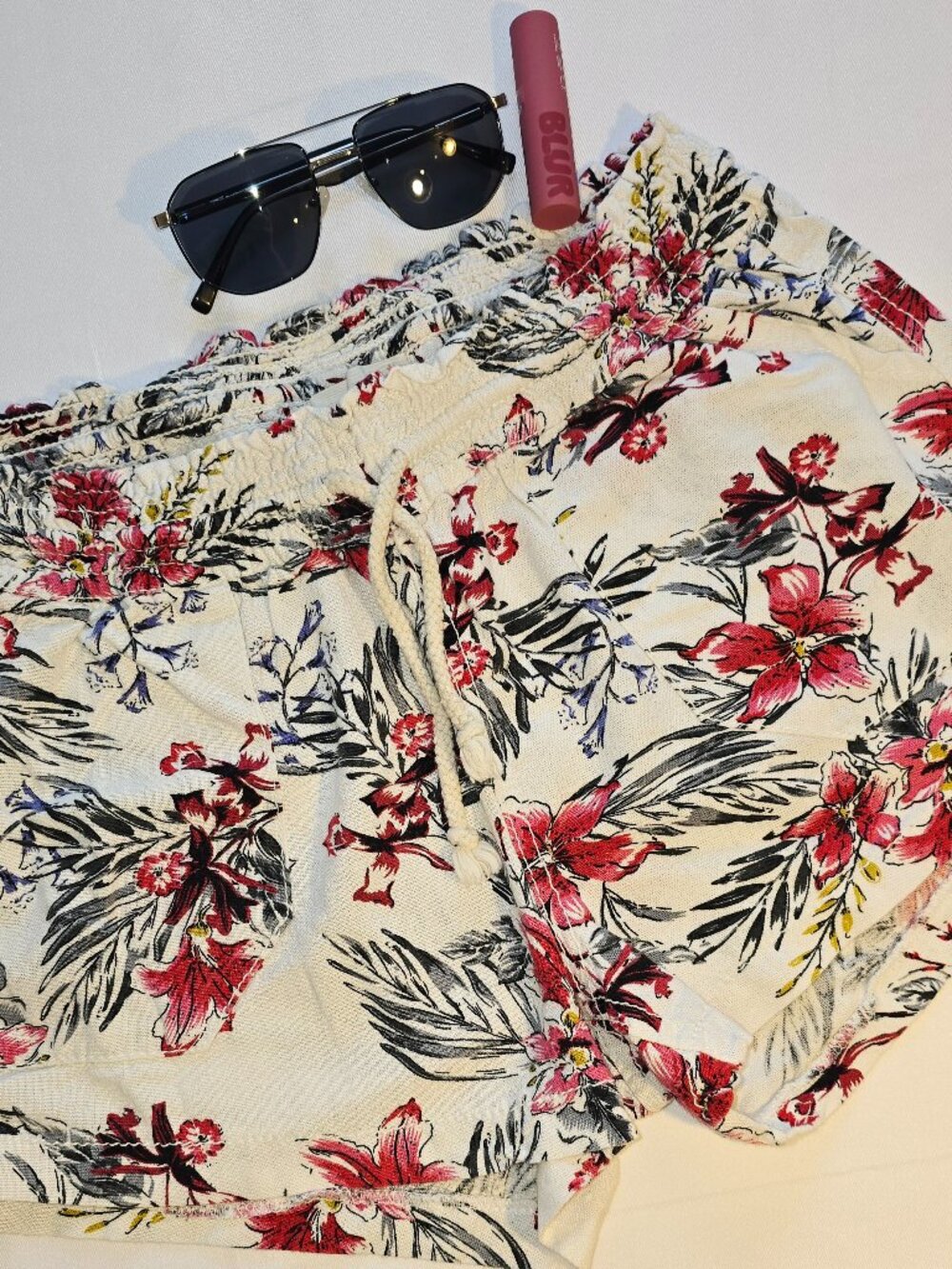 April Kiss large flowy floral print short